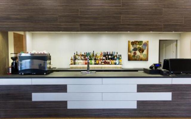 M1 Szekér Csárda Hotel és Étterem