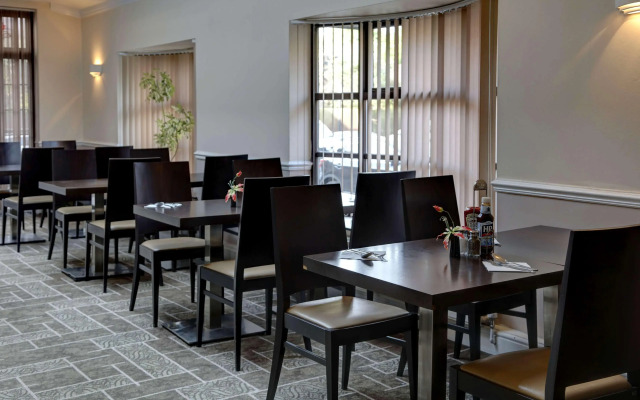 Bridge House Hotel
