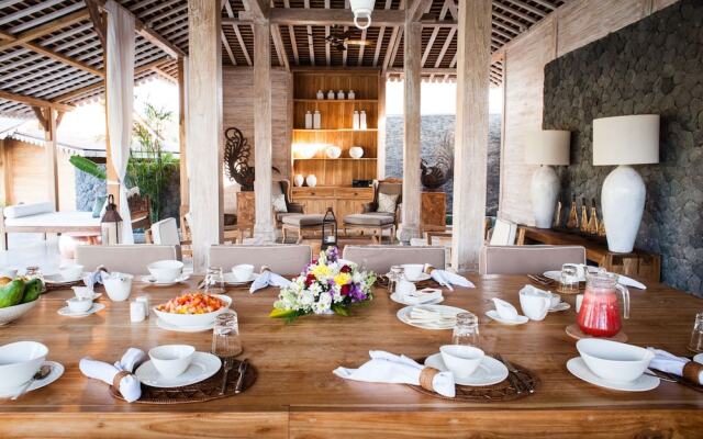 Luxury 12 Bedroom Villa With Private Pool, Bali Villa 2027