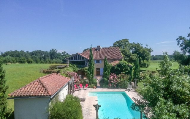 A Spacious And Beautifully Restored Rural Farmhouse with Private Pool