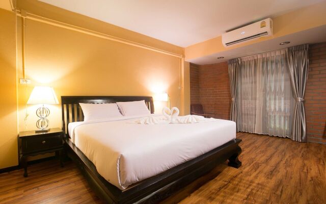 The 8 Factory Hotel Phitsanulok