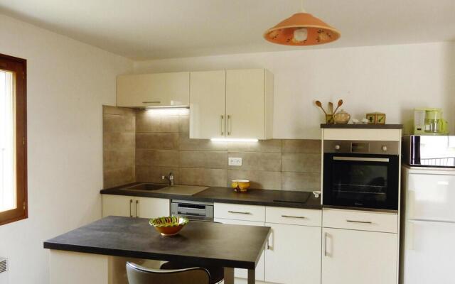 Cosy Holiday Flat With Communal Pool, Malaucène