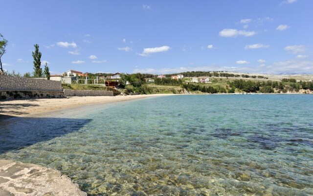 Ana - Great Location, Near the Beach - A1