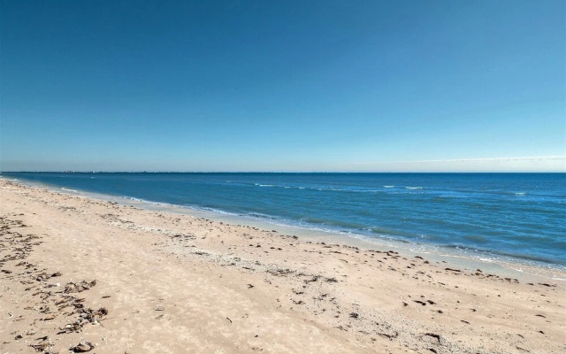 Loggerhead Cay by Dream Vacation Rentals