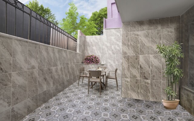 Seven Roses Apart Hotel