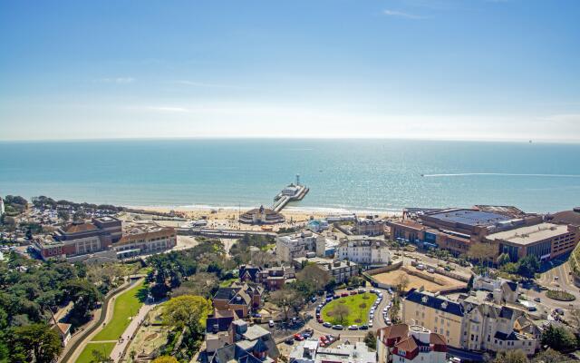 Holiday Inn Bournemouth, an IHG Hotel