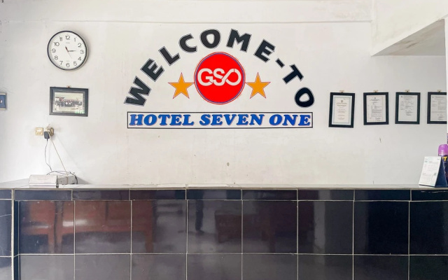 RedDoorz Seven 71 One — 2-star hotel in Manna