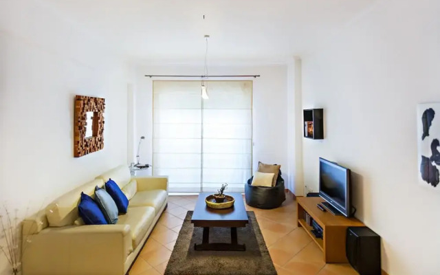 Alameda in Faro With 2 Bedrooms and 2 Bathrooms