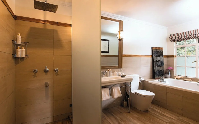 Hemingways Eden Residence