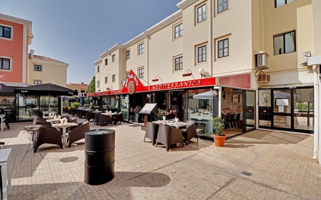 Vilamoura Central 1 by Homing