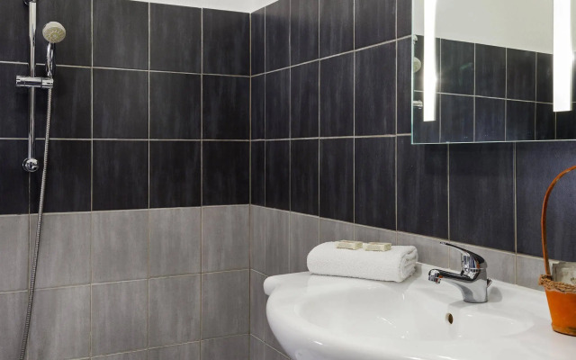 The Originals City, Hôtel Galaxie, Nice Aéroport