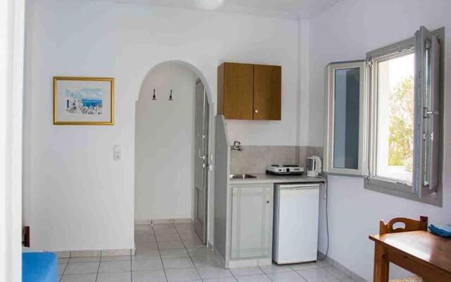 Sail Inn Studios & Apartments