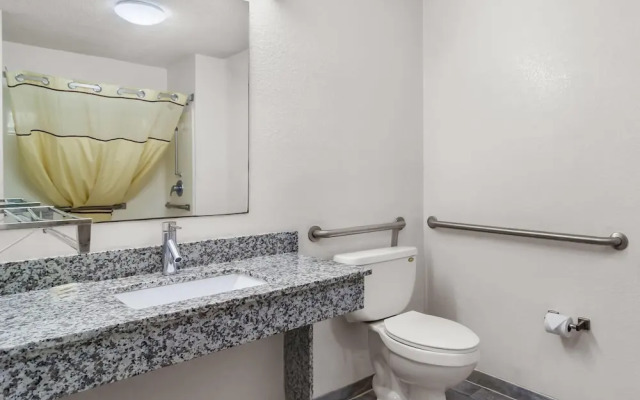 Travelodge Suites MacClenny