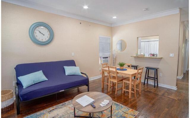 Fabulous Newly Renovated 1Br1Ba Near Downtown