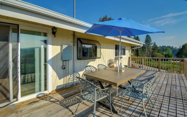 Relaxing Poulsbo Duplex w/ Liberty Bay Views!