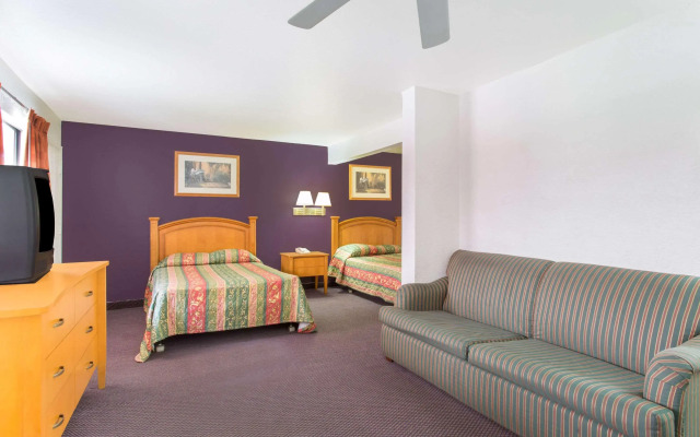 Knights Inn Fairground