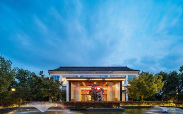 Suzhou Seclusive Tianpingshan Cultural Resort Hotel