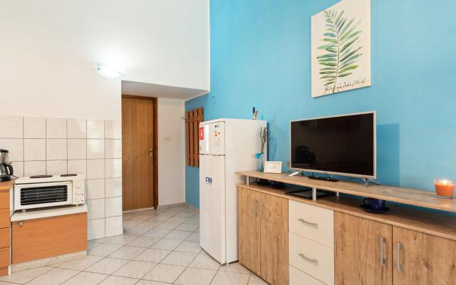 Holiday Home in Jasenice Near Maslenica Beach