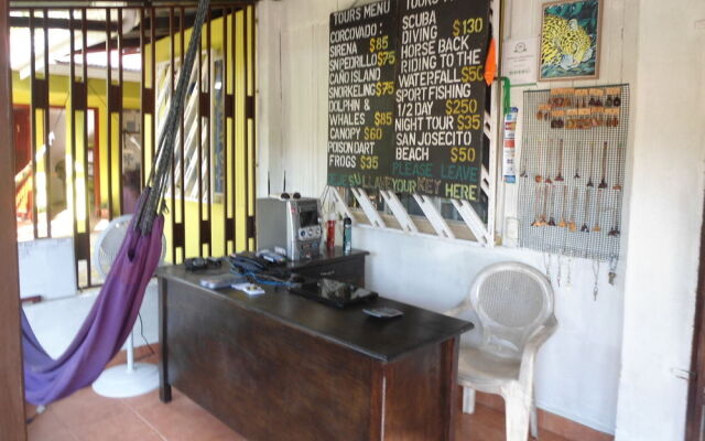Cabinas Pura Vida Bed & Breakfast