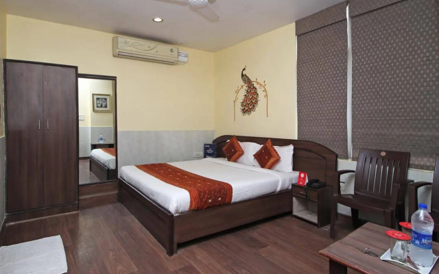 OYO 2206 Hotel Rajawat Manor