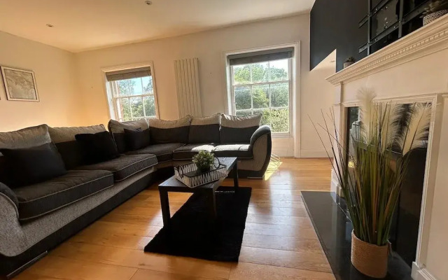 AMAZING CENTRAL 3 bed REFURB sleeps 5