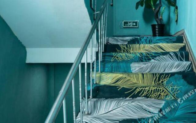 Yibai Hotel (Fengming Jin Street Bus Station)