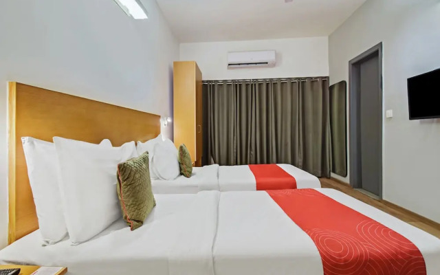 OYO Townhouse 030 Ashram Road Ahmedabad