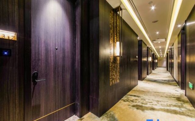 Rezen Dong Hotel (Harbin Central Street)