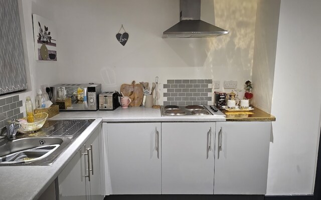 Beautiful En-suite Studio in Leeds -lower Floor
