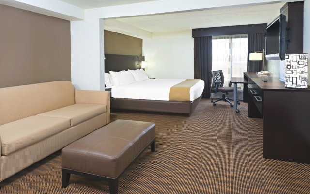 Holiday Inn Express Hotel & Suites Colby, an IHG Hotel