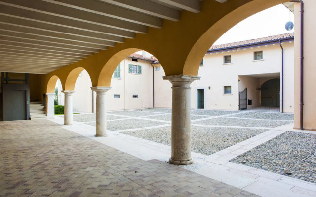 Polpenazze Halldis Apartments