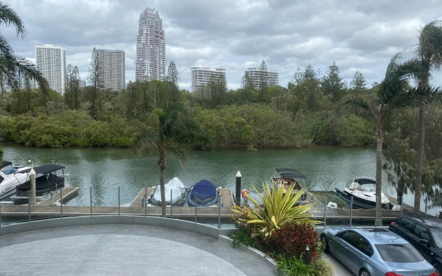 Contessa Holiday Apartments