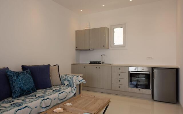 Luxury 1 Bedroom Apartment with Private Pool 4A