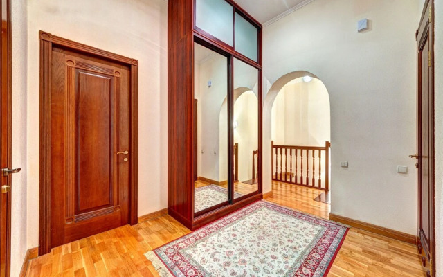 LUX Apartments Shelkovichnaya