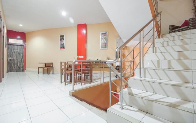 RedDoorz Plus @ Hertasning Area