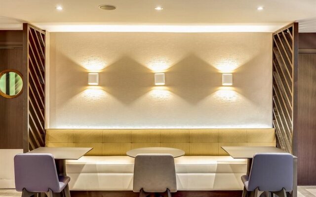 Mercure Paris Arc de Triomphe Etoile