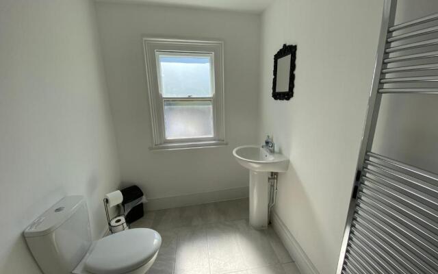 4 Bed Maisonette near the Travelodge colwyn bay