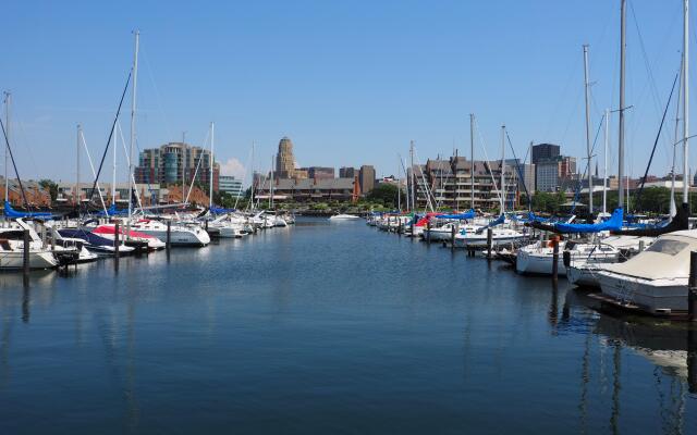 Holiday Inn Express Hotel & Suites Buffalo-Airport by IHG