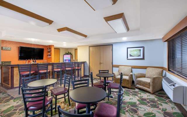 Spark by Hilton Cedar Falls