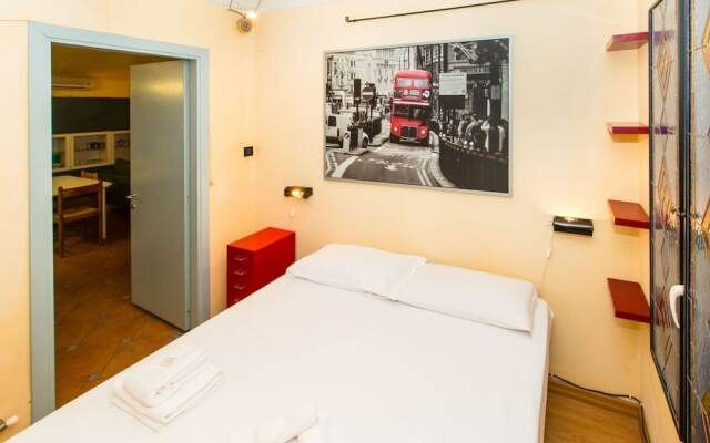 Porta Nuova Central Flat with Balcony