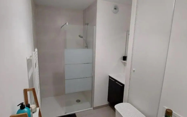 Bel appt neuf - vue mer - terrasse - parking privé