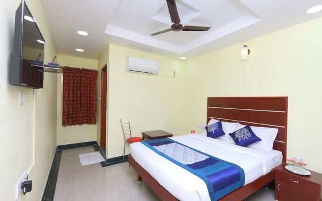 OYO 15558 Sri Sai Nivas Inn