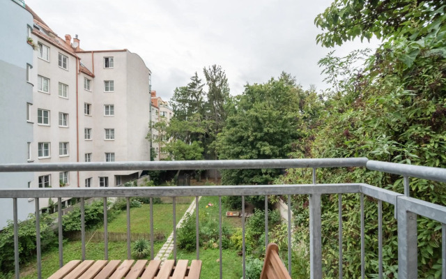 Bright, Cozy & Quiet