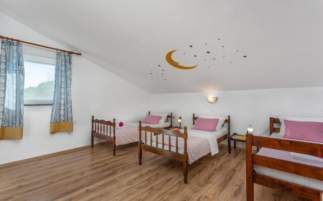 Awesome Home in Silo With Wifi and 3 Bedrooms