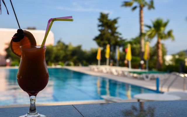 Chrysoula Hotel & Apartments