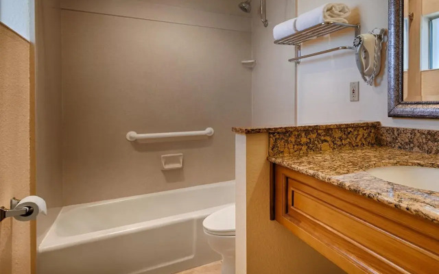 Best Western Plus A Wayfarer's Inn and Suites