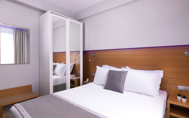 SKS Luxury Suites & Rooms