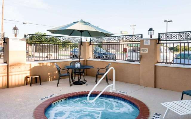 Comfort Inn & Suites Regional Medical Center