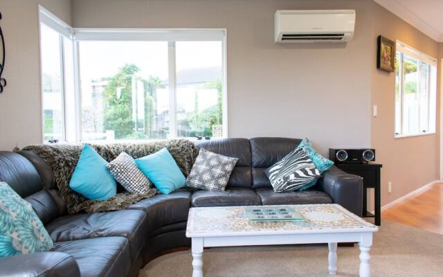 Grand 4 Bedroom Home With Balcony and Garden