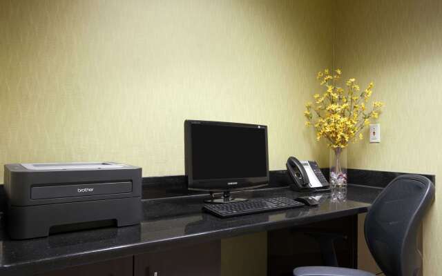 Super 8 by Wyndham Calhoun